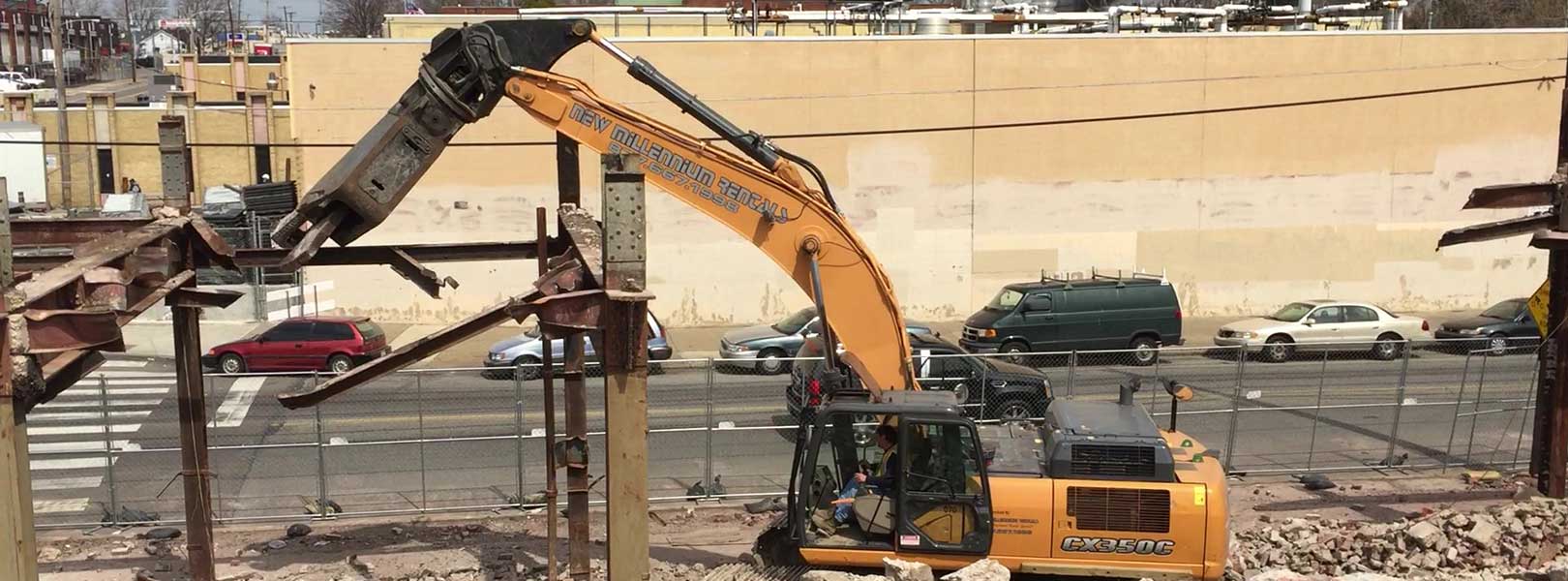 Robex excavator and shear
